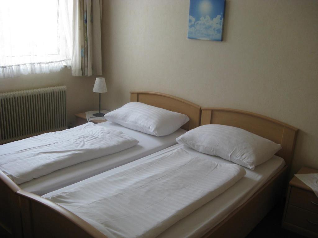 Gasthaus Roter Hahn Hotel Hoflein an der Donau Room photo