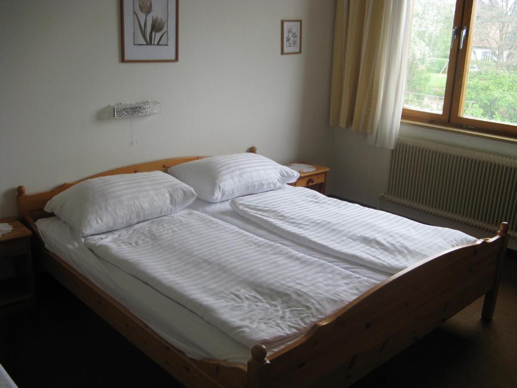 Gasthaus Roter Hahn Hotel Hoflein an der Donau Room photo