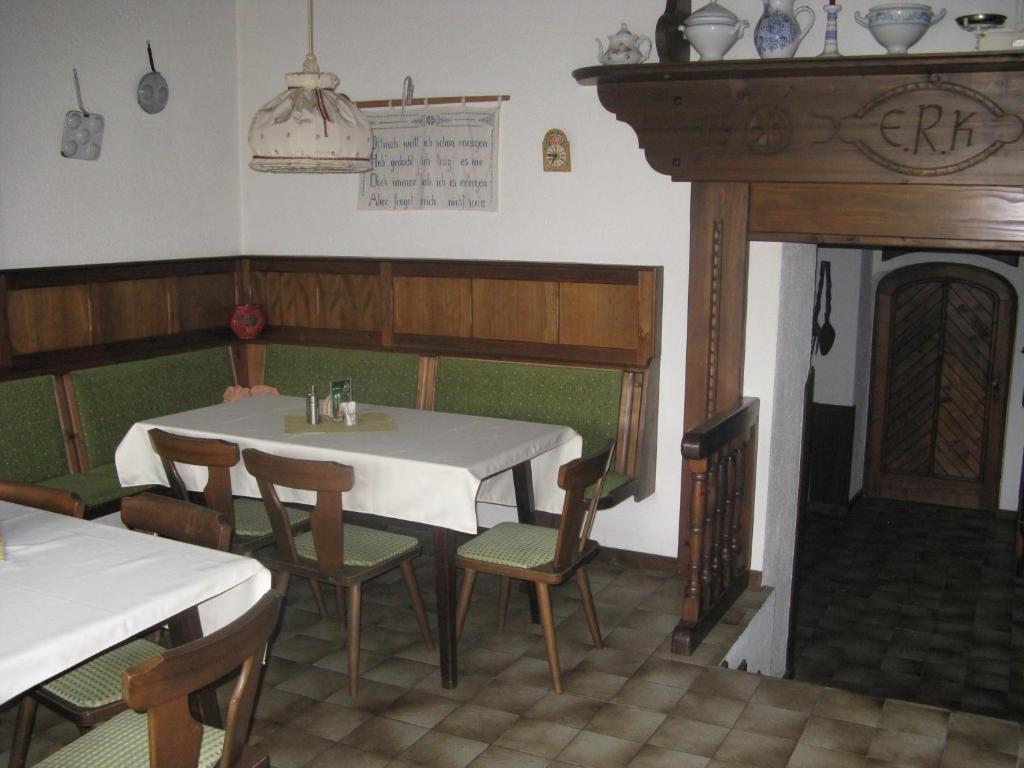 Gasthaus Roter Hahn Hotel Hoflein an der Donau Exterior photo